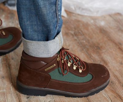 timberland field boots on feet