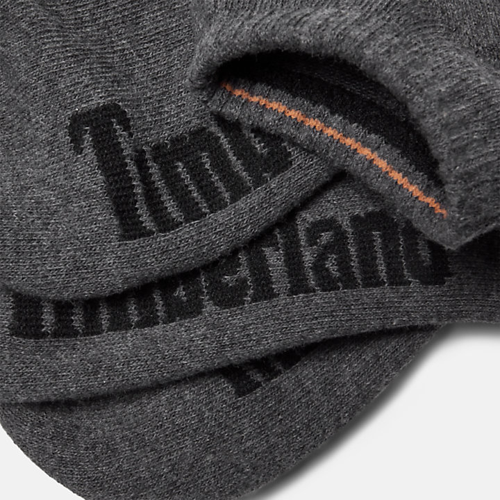 Paquete de tres pares de calcetines deportivos invisibles Stratham Core para hombre en gris oscuro-