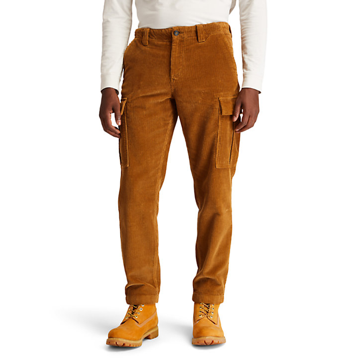 Pantalon cargo en velours côtelé pour homme en marron-