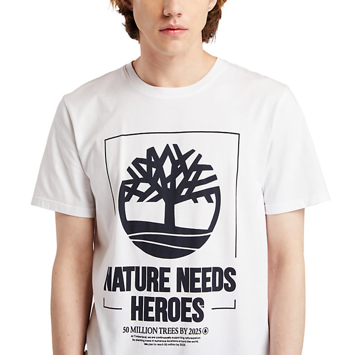 Nature Needs Heroes™ T-Shirt mit Grafik für Herren in Weiß-