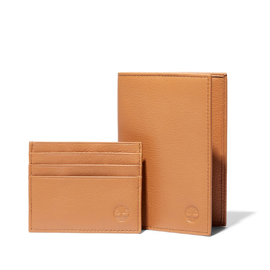Passport Cover & Cardholder Gift Set in Brown | Timberland
