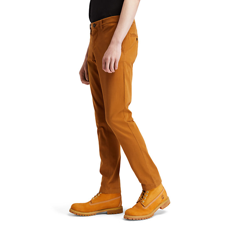 Sargent Lake Ultrastretch Chinos for Men in Brown-