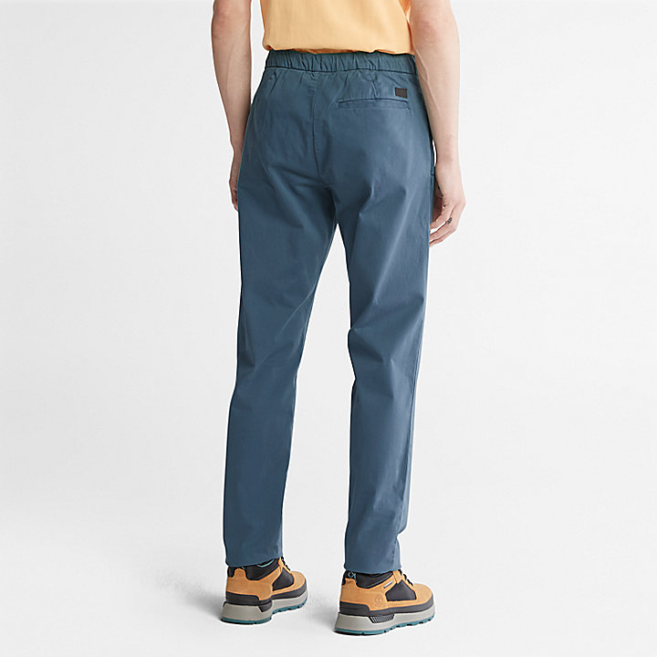 Pantalon fuselé ultra-extensible pour homme en bleu