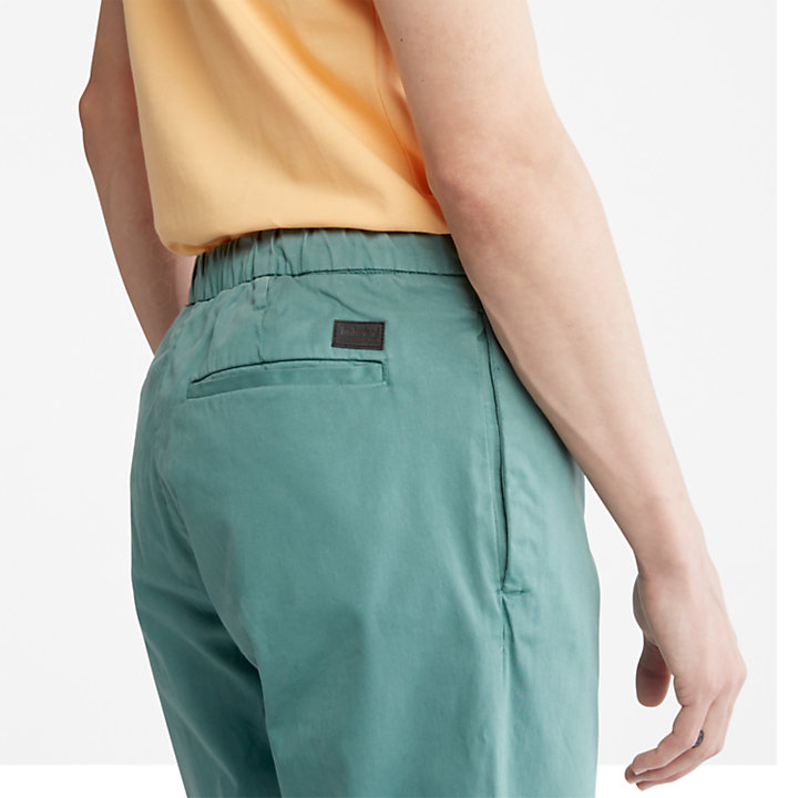 Pantalon fuselé ultra-extensible pour homme en vert-