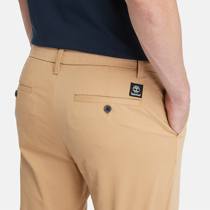 Pantalones chinos de sarga elástica para hombre en marrón claro-