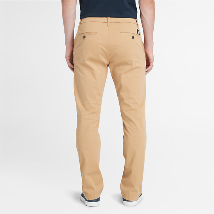 Pantalon chino en sergé extensible pour homme en marron clair-