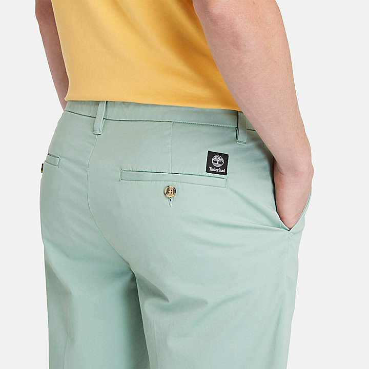 Pantalones cortos chinos de sarga elástica para hombre en verde claro