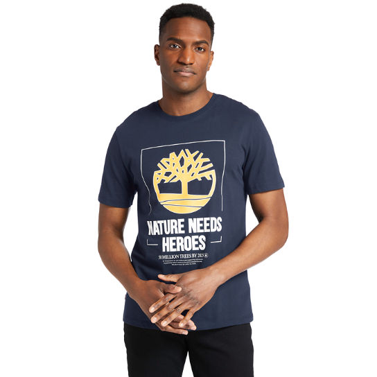 Nature Needs Heroes™ T-shirt voor heren in marineblauw | Timberland