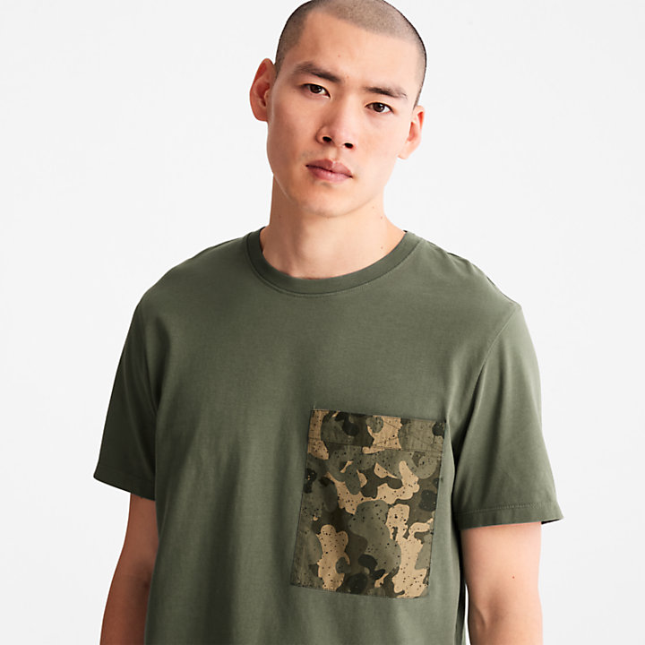 Outdoor Heritage T-Shirt mit Camo-Print auf Tasche für Herren in dunkelgrün-