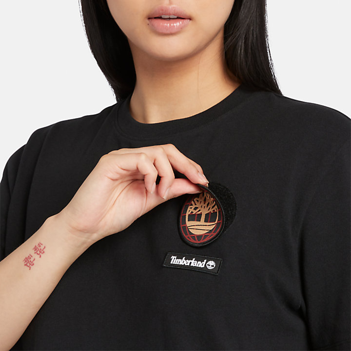 Camiseta con insignia Lunar New Year en negro-