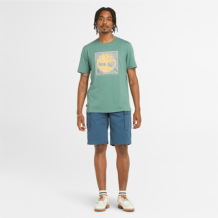 Camiseta con estampado gráfico delantero para hombre en pino marino-