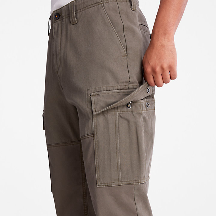 Pantalon cargo à 6 poches pour homme en vert-
