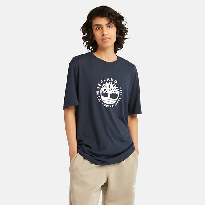 Camiseta unisex con logotipo gráfico y tecnología Refibra™ en azul marino-