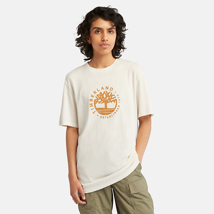 Camiseta unisex con logotipo gráfico y tecnología Refibra™ en blanco-