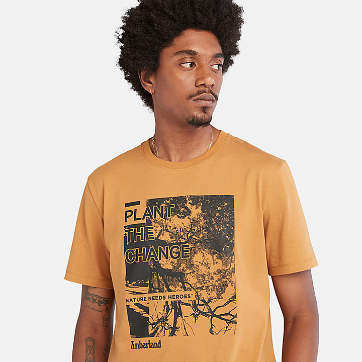 Camiseta con eslogan estampado en el pecho para hombre en amarillo oscuro
