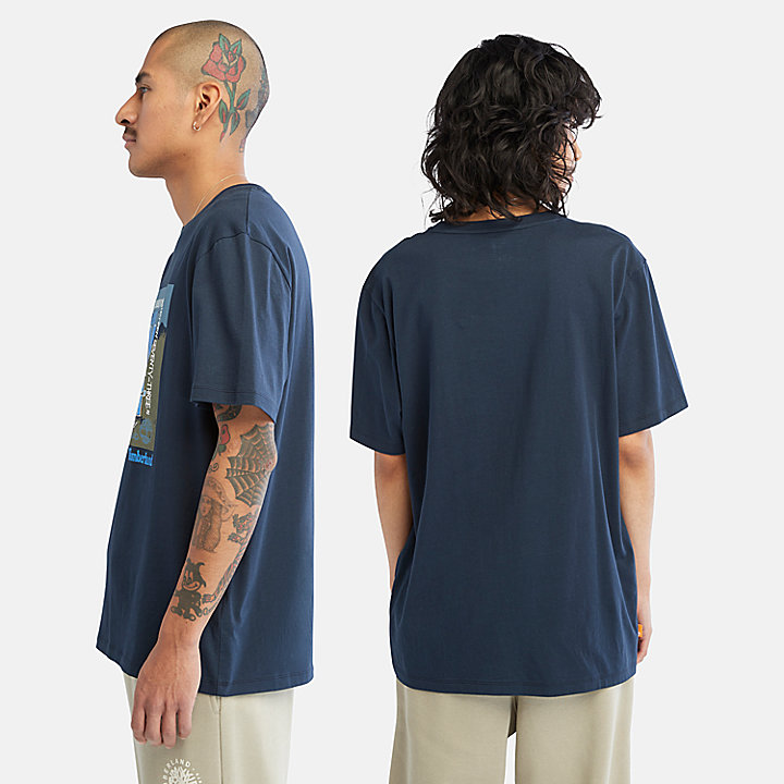 All Gender T-Shirt mit Outdoor-Grafik in Navyblau