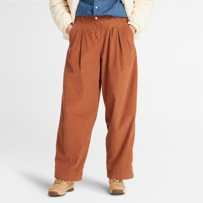 Timberland Needle Corduroy Trousers For Women In Terracotta Brown