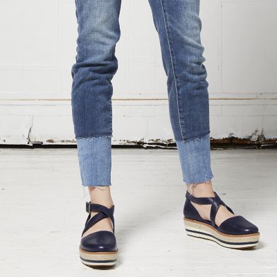 Emerson Point Closed-Toe Sandals 