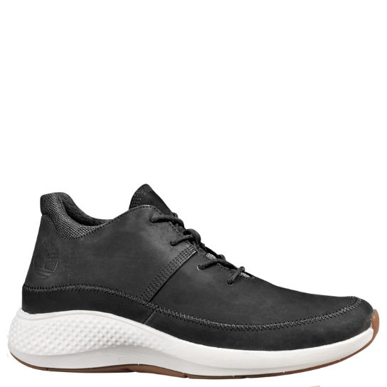 Men's FlyRoam™ Go Leather Chukka Sneakers